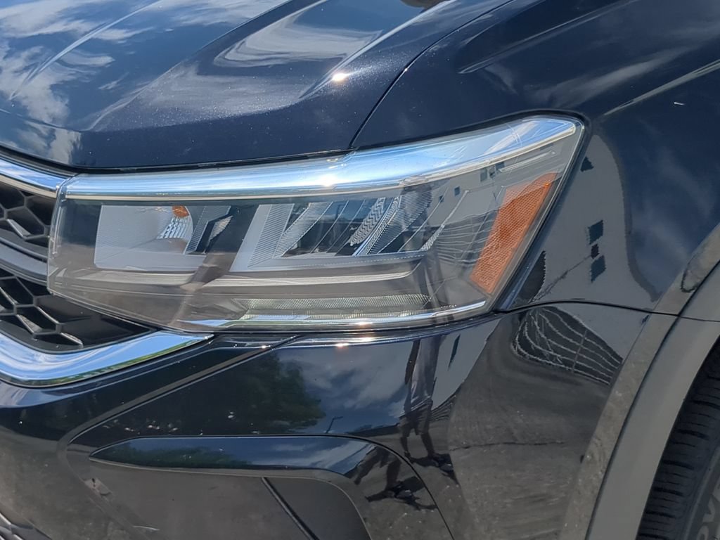Certified 2023 Volkswagen Taos S FWD image 7