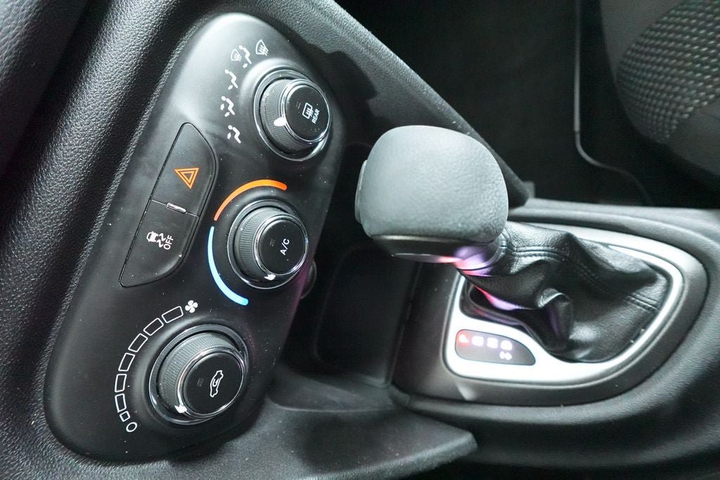 Used 2015 Dodge Dart SE w/ Convenience Group FWD image 16