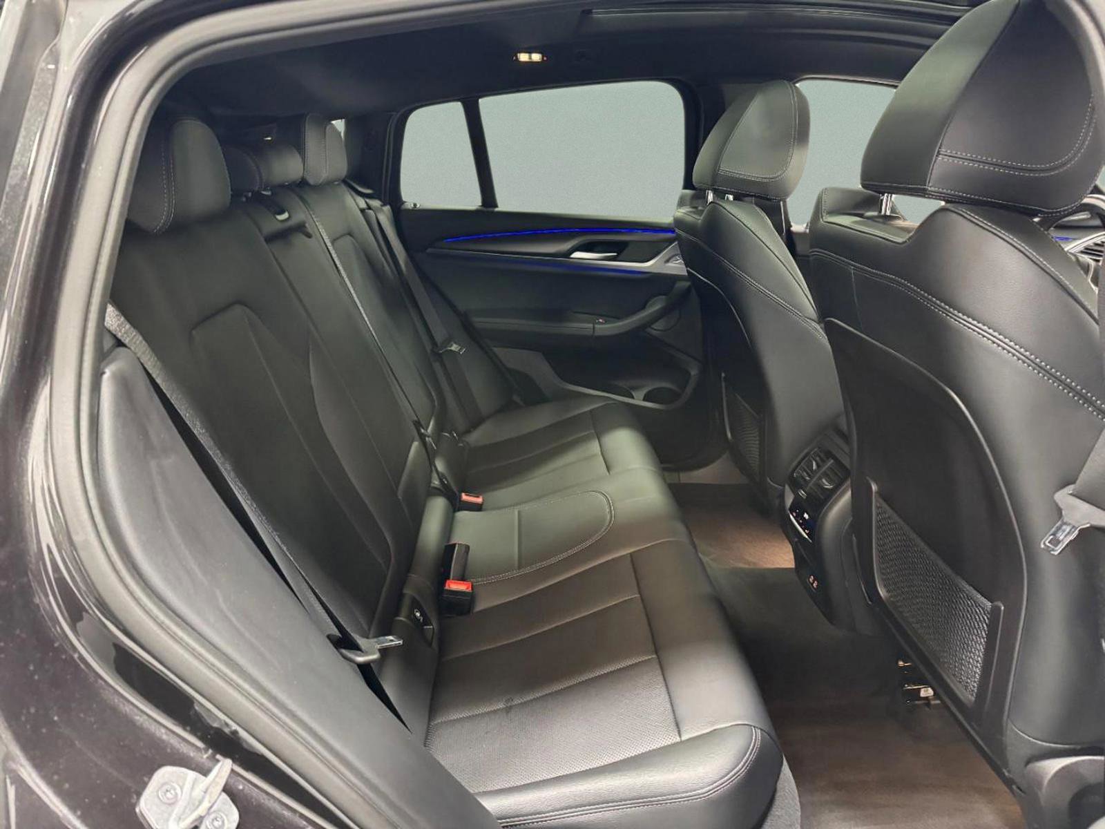 Used 2023 BMW X4 xDrive30i w/ M Sport Package image 11