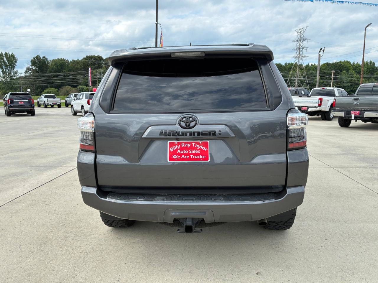 Used 2022 Toyota 4Runner SR5 AWD/4WD image 6