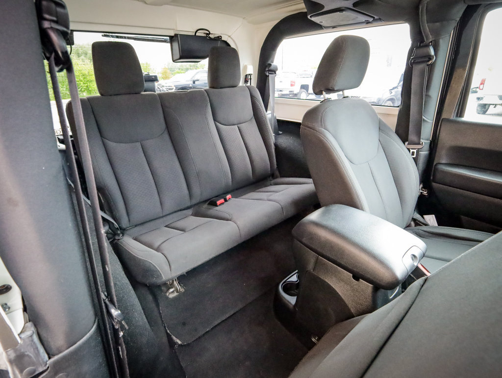 Used 2018 Jeep Wrangler Sport AWD/4WD image 25