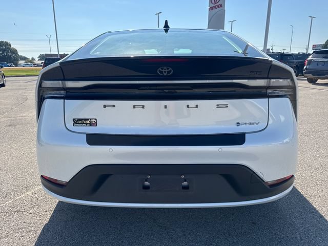 New 2026 Toyota Prius Plug-In Hybrid FWD image 4