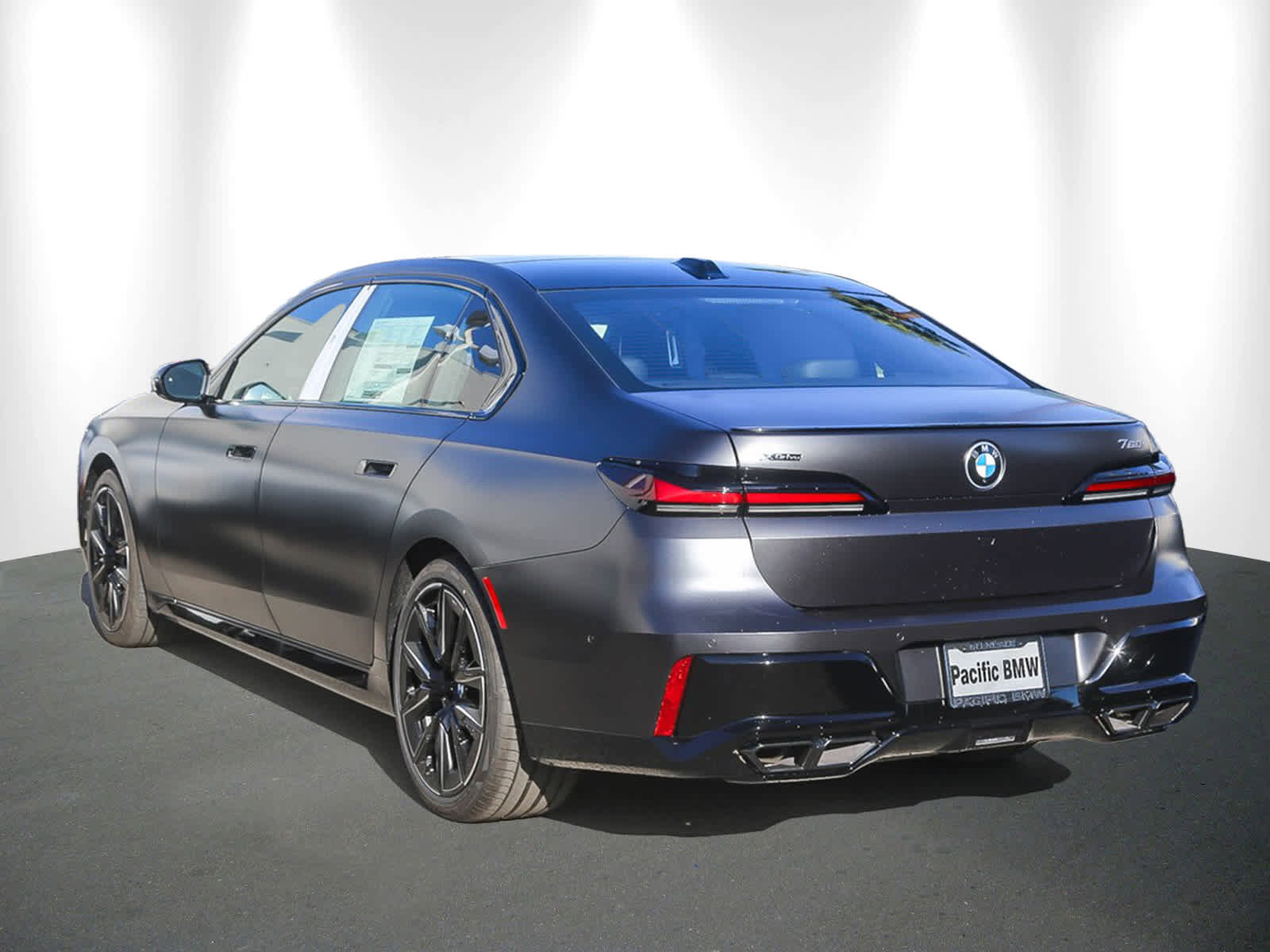 New 2026 BMW 760i xDrive w/ Premium Package image 4