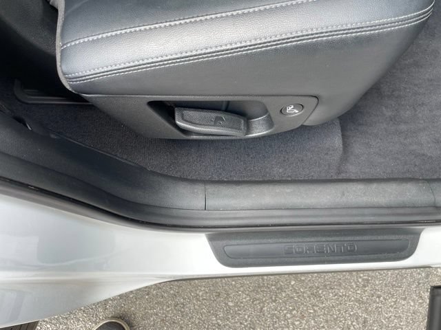 Used 2020 Kia Sorento EX FWD image 52