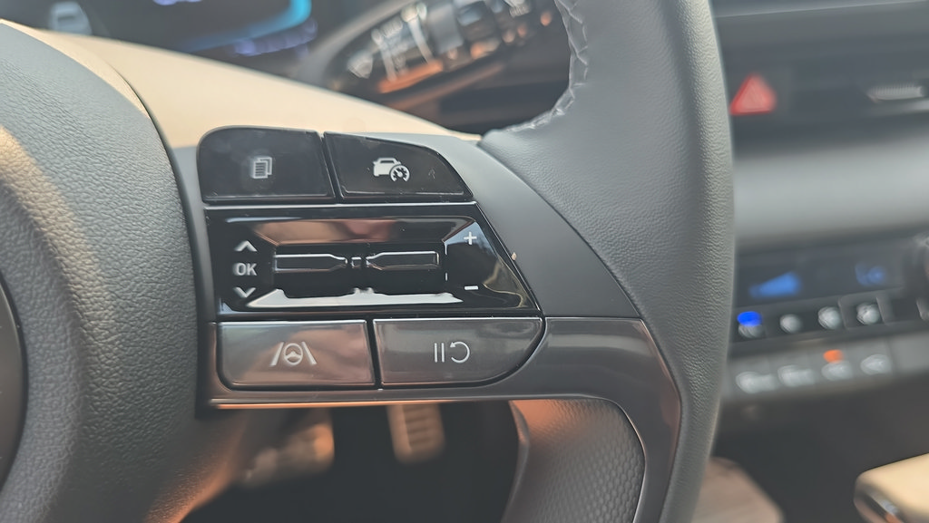 New 2026 Hyundai Elantra Sport FWD image 25