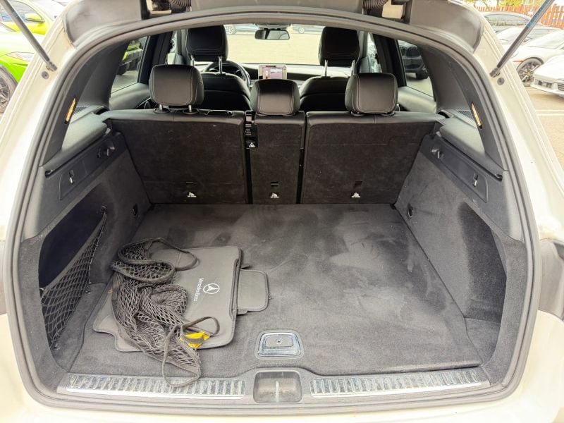 Used 2019 Mercedes-Benz GLC 300 4MATIC image 32