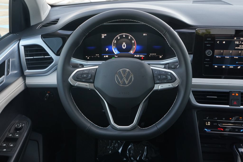 New 2026 Volkswagen Taos SE FWD image 9