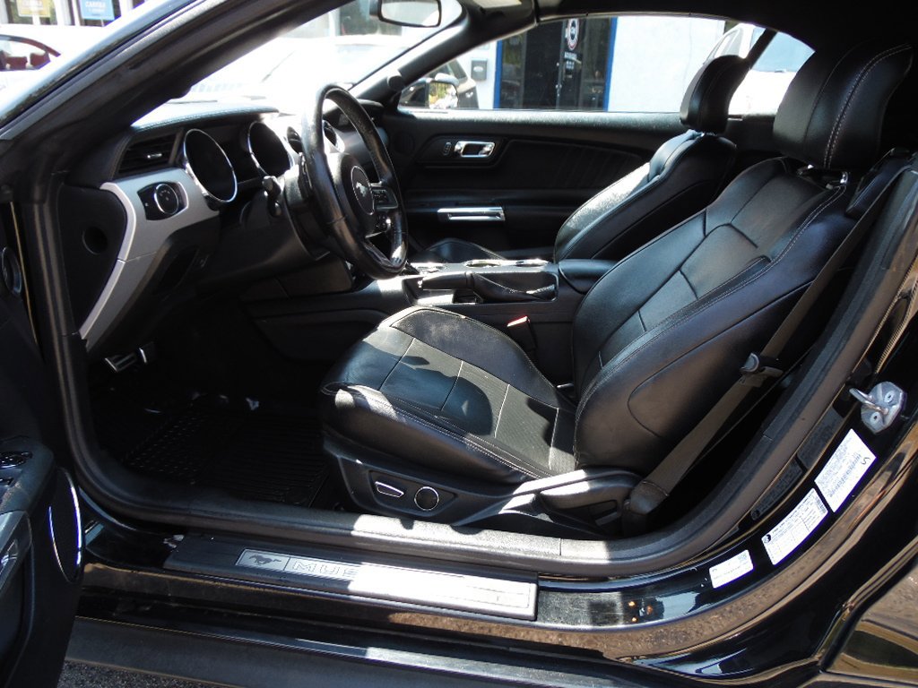 Used 2016 Ford Mustang Premium image 8