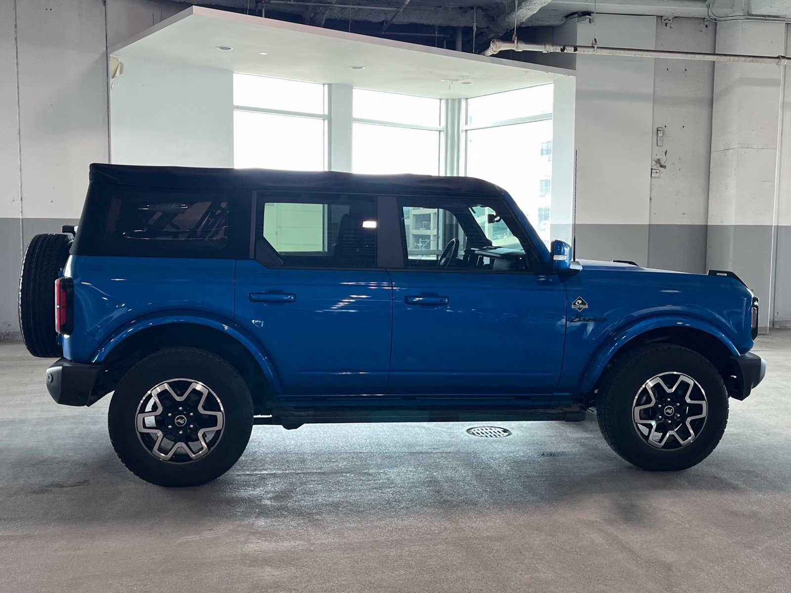 Used 2022 Ford Bronco Outer Banks AWD/4WD image 12