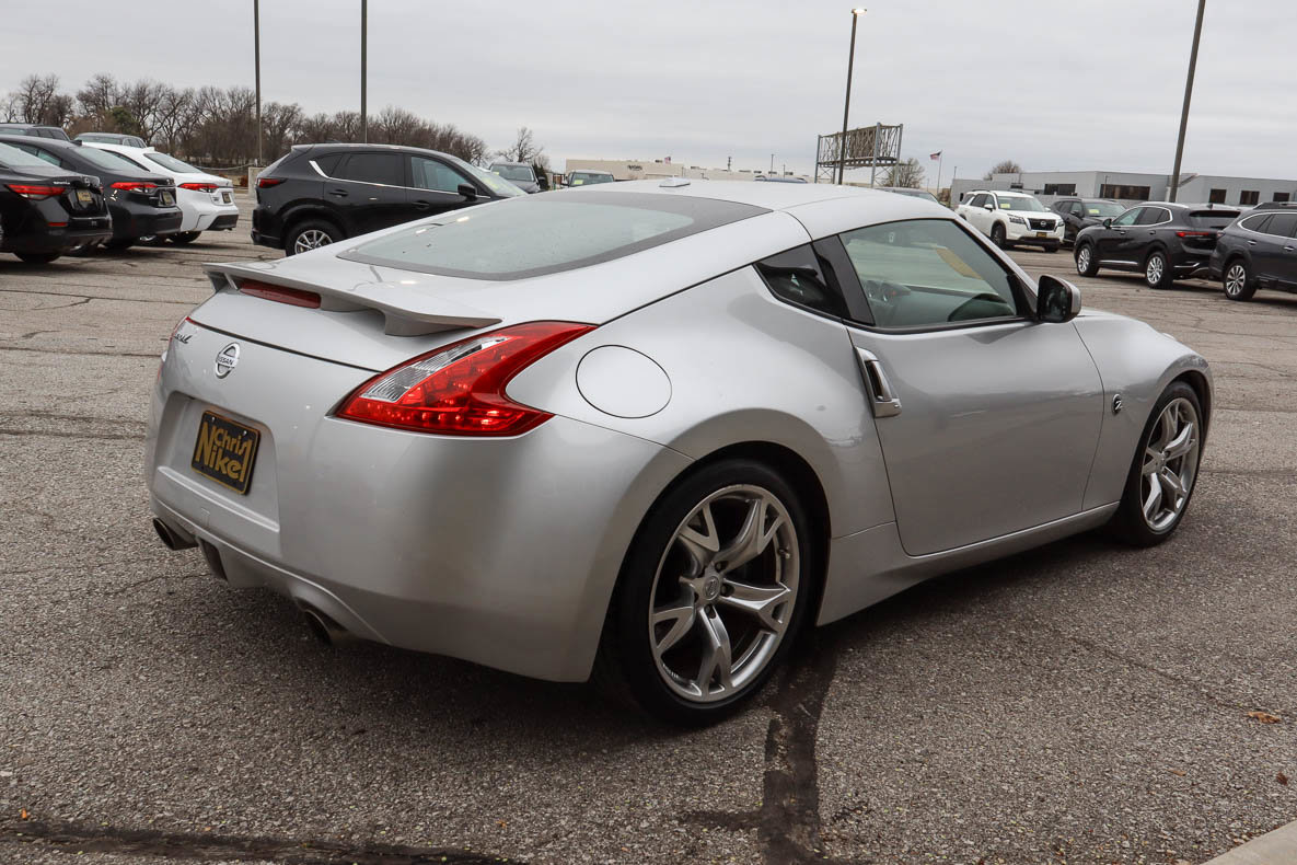Used 2012 Nissan 370Z Touring w/ Sport Pkg image 4