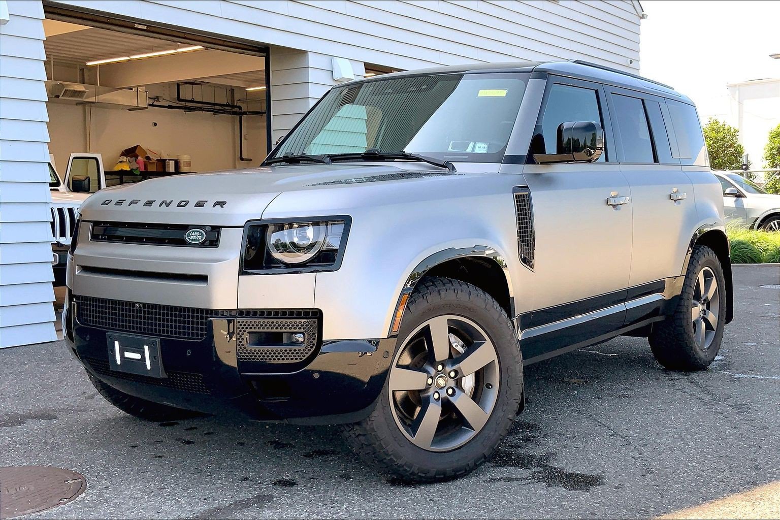 Used 2025 Land Rover Defender 110 X-Dynamic SE