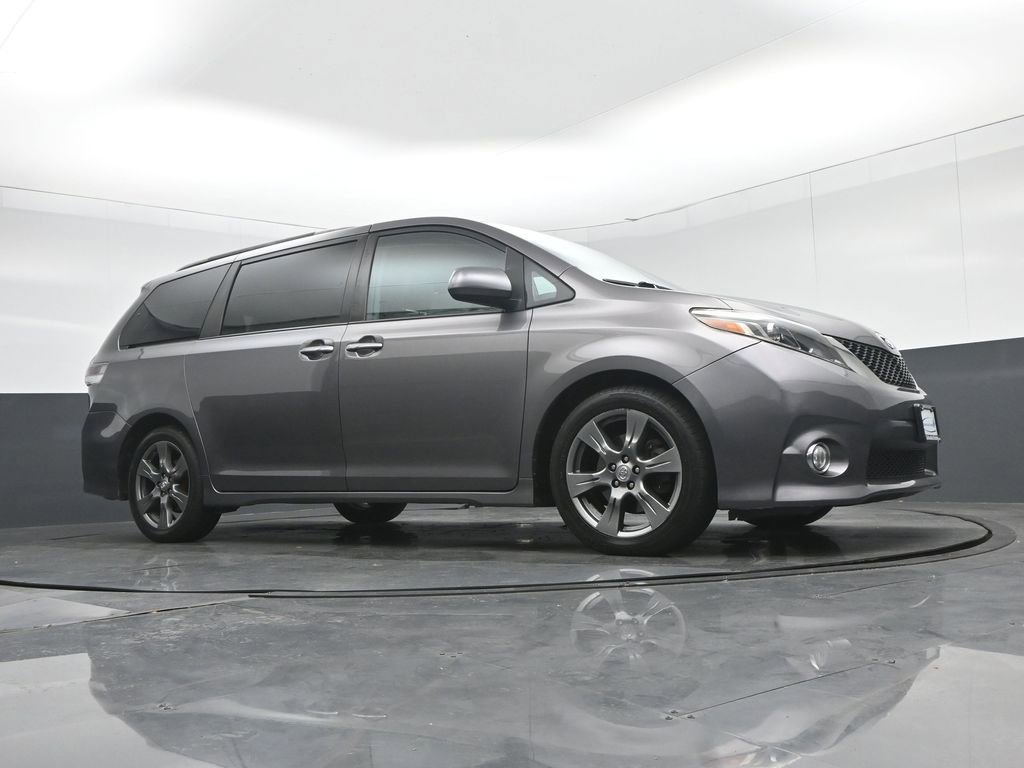 Used 2017 Toyota Sienna SE w/ SE Preferred Package image 68