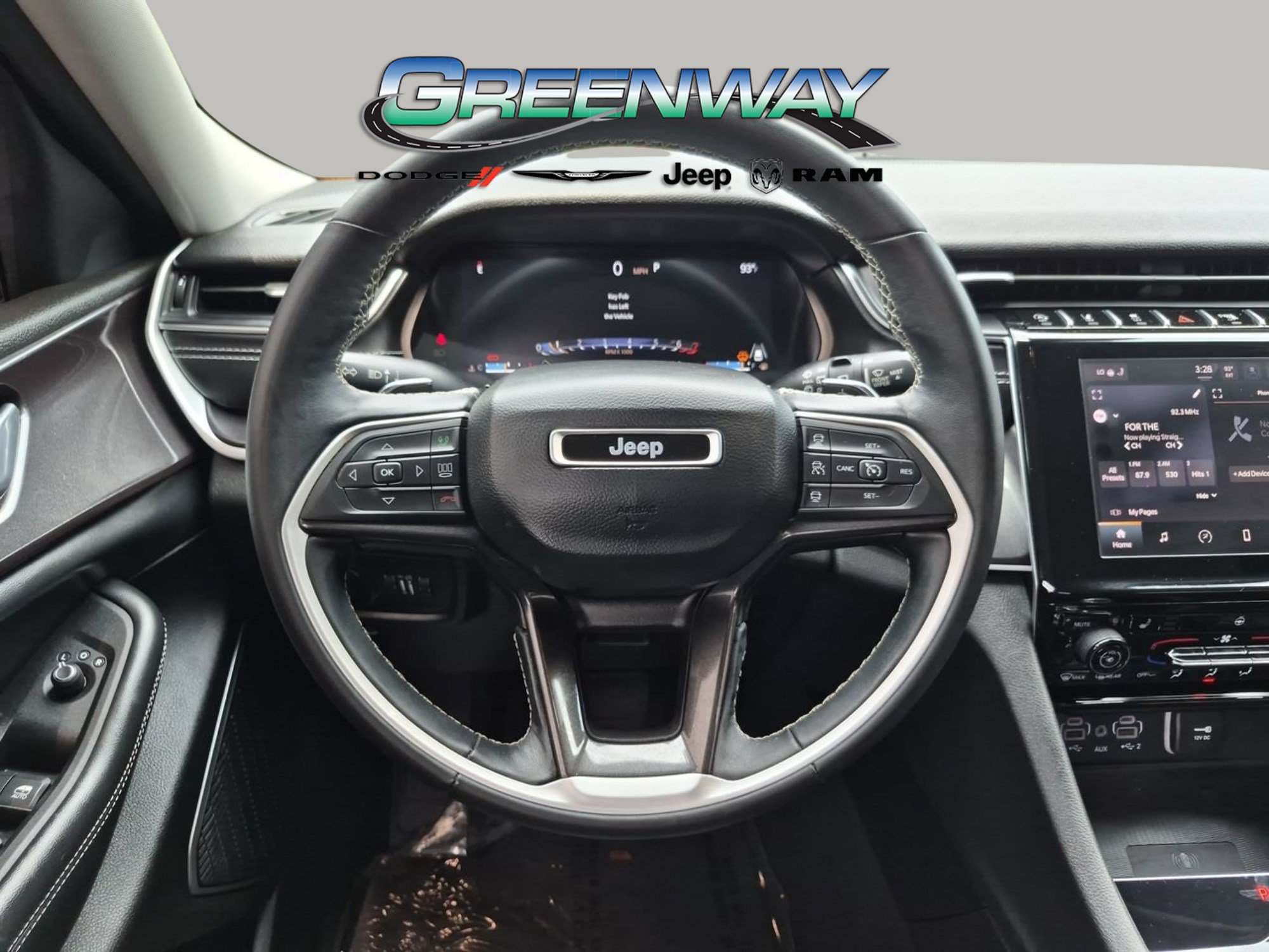 Used 2022 Jeep Grand Cherokee Laredo w/ Luxury Tech Group I AWD/4WD image 24