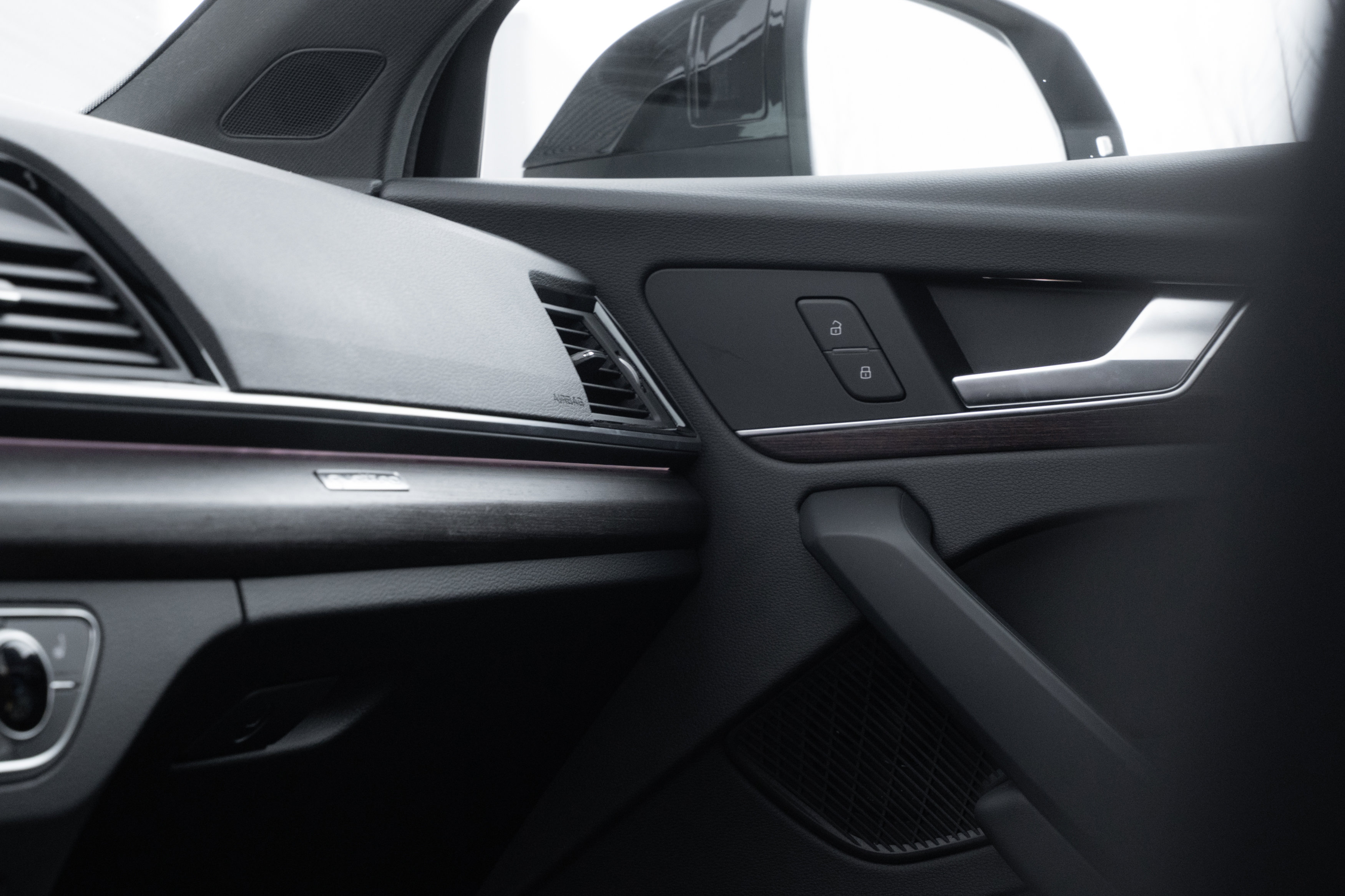 Certified 2025 Audi Q5 2.0T Premium Plus w/ Premium Plus Package image 16