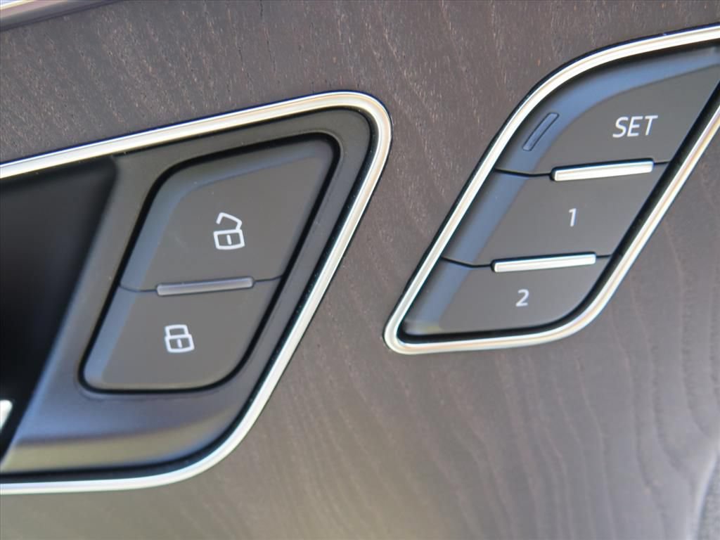 Used 2023 Audi Q8 Premium Plus w/ Premium Plus Package AWD/4WD image 12