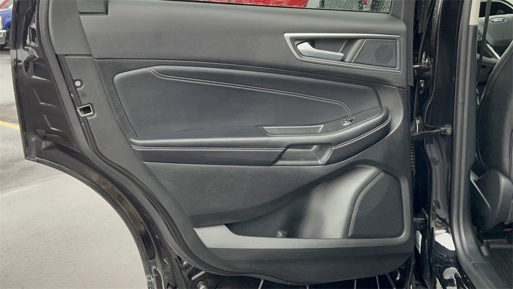 Used 2024 Ford Edge Titanium w/ Equipment Group 301A image 31