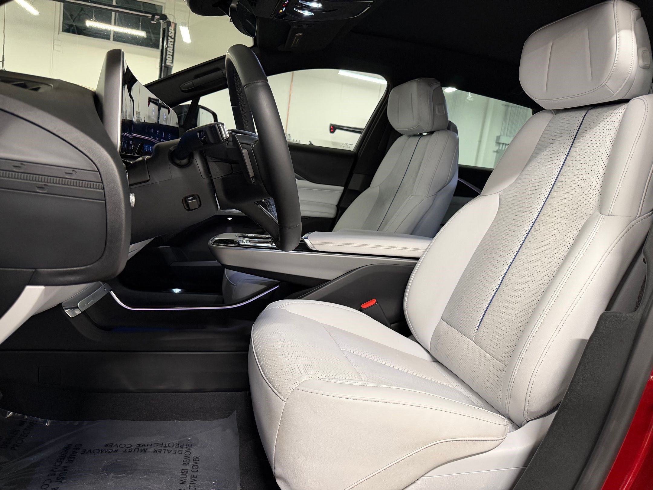 Certified 2024 Cadillac Lyriq Luxury RWD image 5