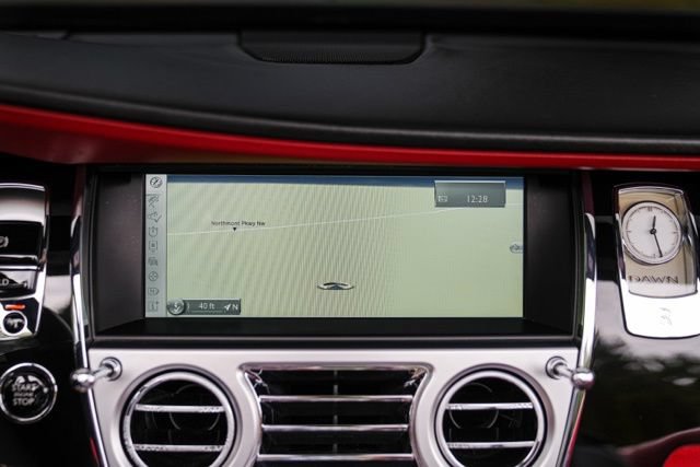 Used 2016 Rolls-Royce Dawn RWD image 41