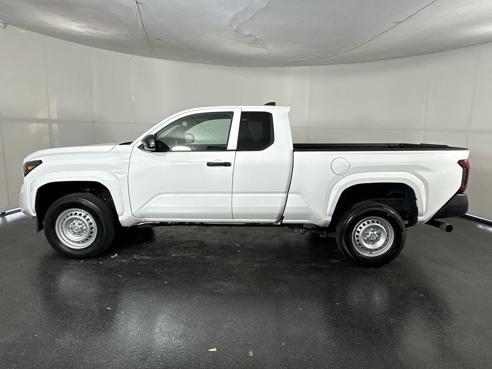 Used 2025 Toyota Tacoma SR image 5