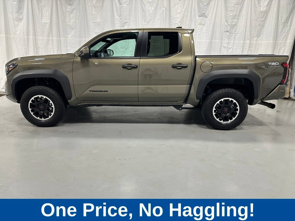 Used 2026 Toyota Tacoma TRD Off-Road AWD/4WD image 4