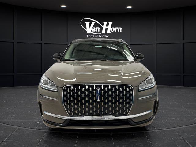 Used 2025 Lincoln Corsair Grand Touring image 8