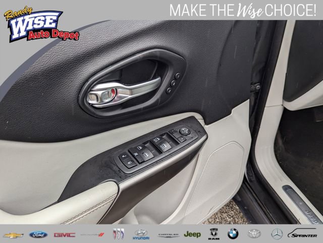 Used 2020 Jeep Cherokee Limited image 10