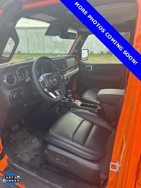 Used 2025 Jeep Wrangler Sahara image 10