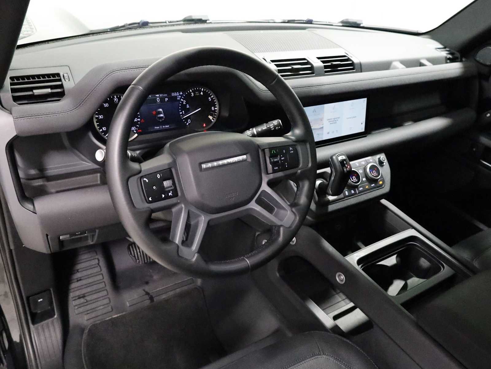 Used 2023 Land Rover Defender 90 X-Dynamic SE AWD/4WD image 4