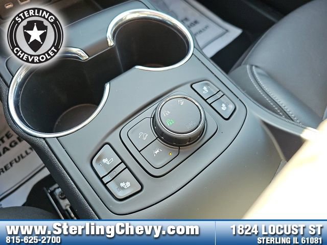 Used 2023 GMC Terrain SLT w/ Elevation Edition image 15