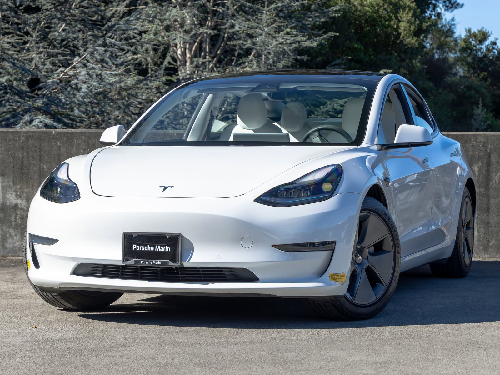 Used 2021 Tesla Model 3 Standard Range Plus image 1