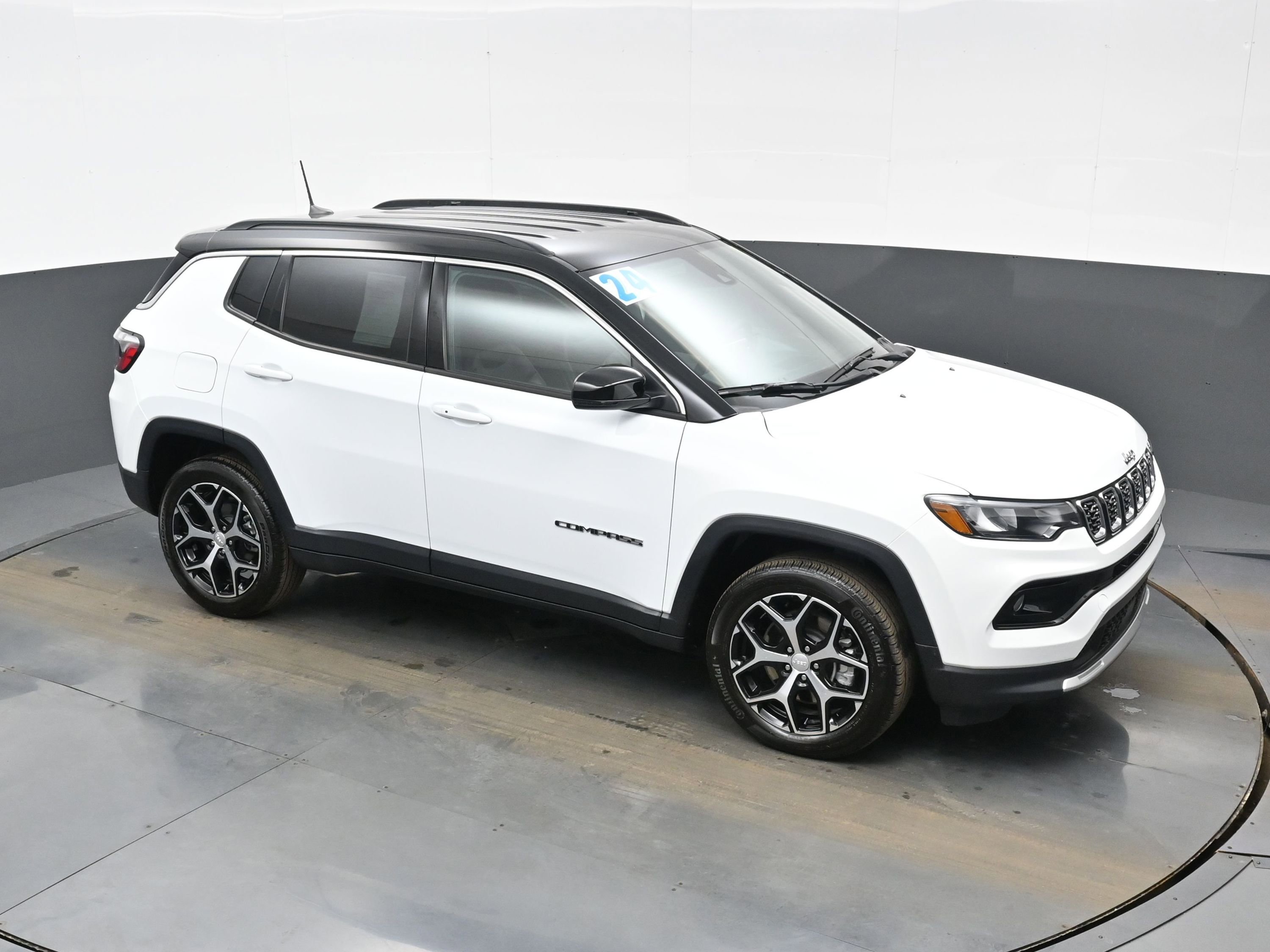 Used 2024 Jeep Compass Limited image 40