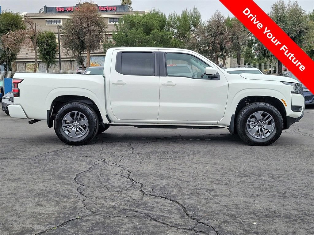 Certified 2025 Nissan Frontier SV RWD image 3