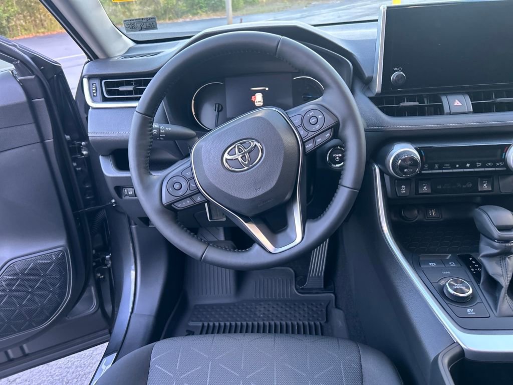 New 2025 Toyota RAV4 XLE image 13