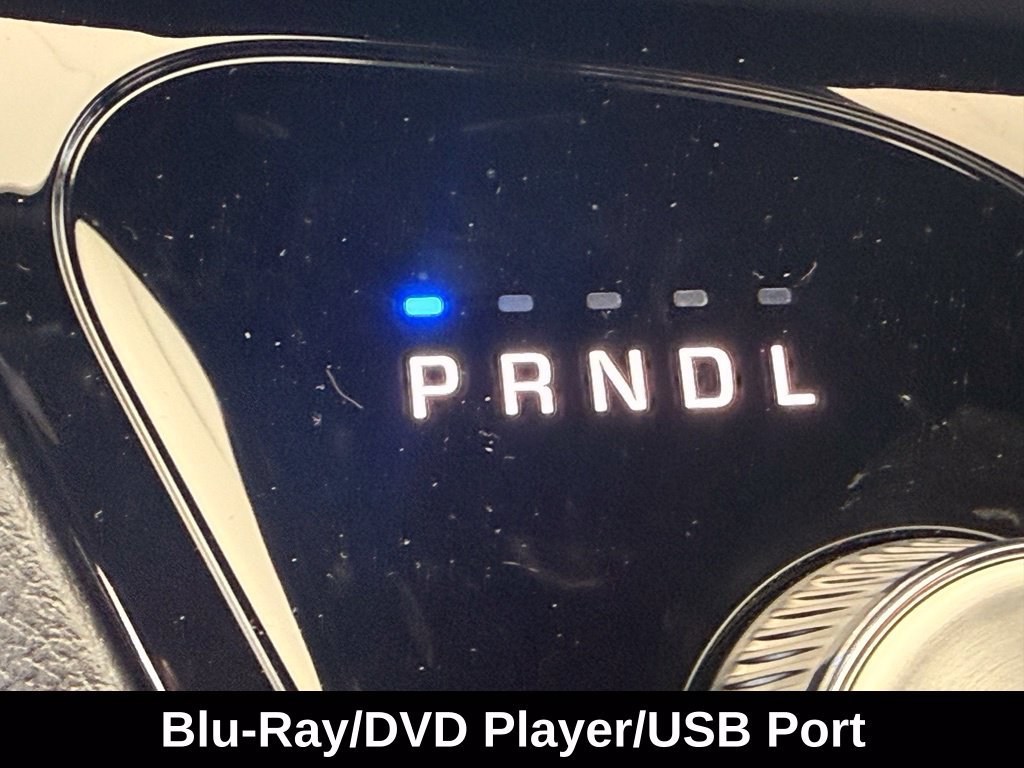New 2026 Chrysler Pacifica Limited w/ Uconnect Theater Family Group FWD image 19