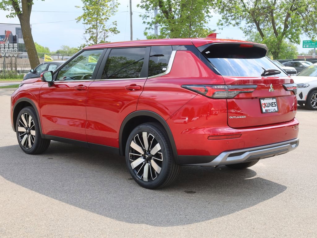 New 2025 Mitsubishi Outlander SE image 7