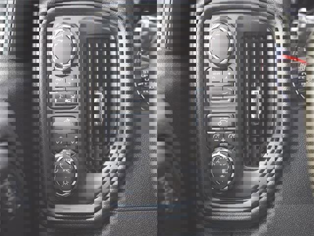 Used 2023 Chevrolet Silverado 1500 Custom image 12