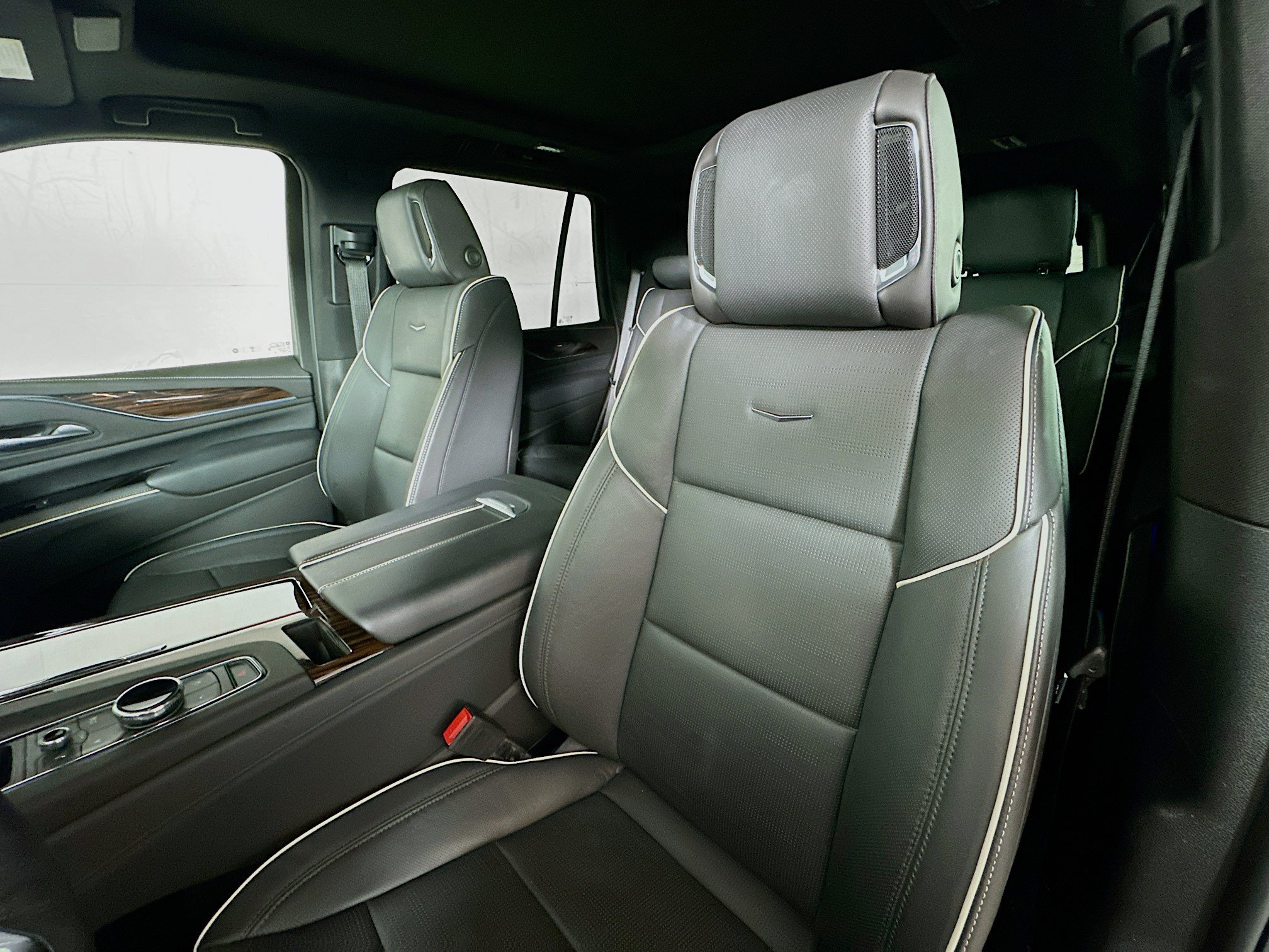Used 2023 Cadillac Escalade Premium Luxury w/ Performance Package AWD/4WD image 21