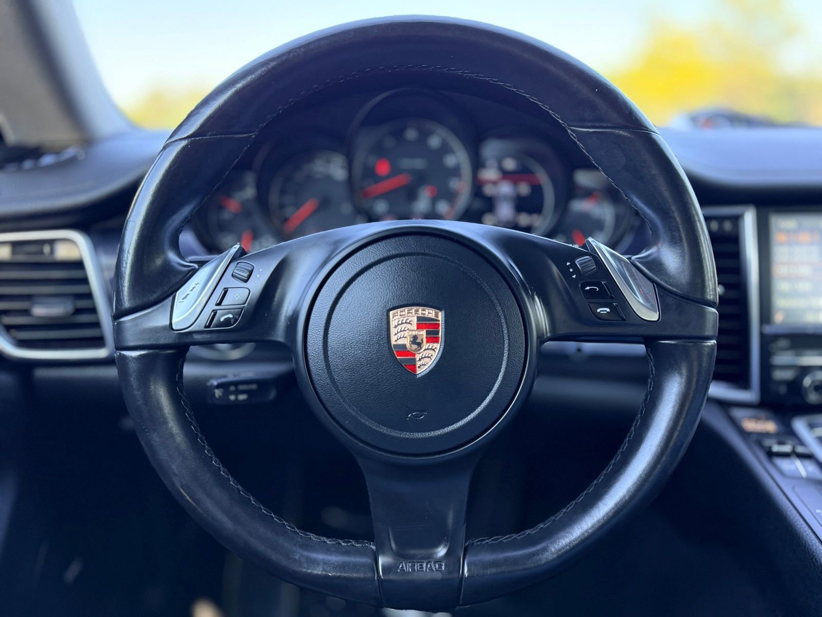 Used 2015 Porsche Panamera 4 image 25