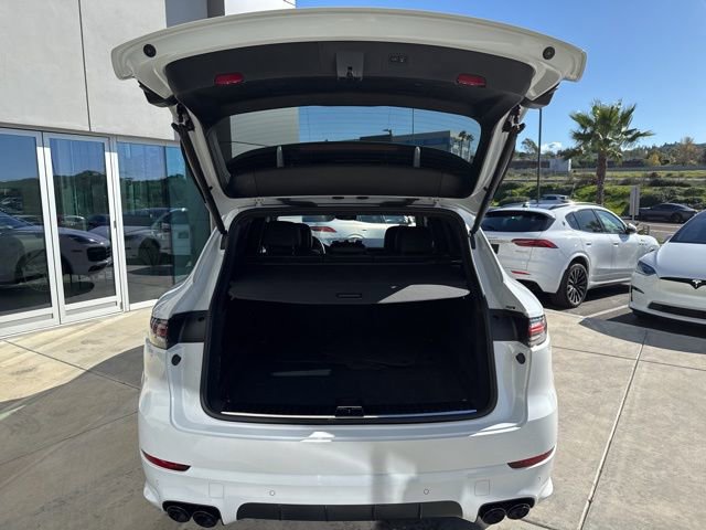 Used 2021 Porsche Cayenne GTS image 9
