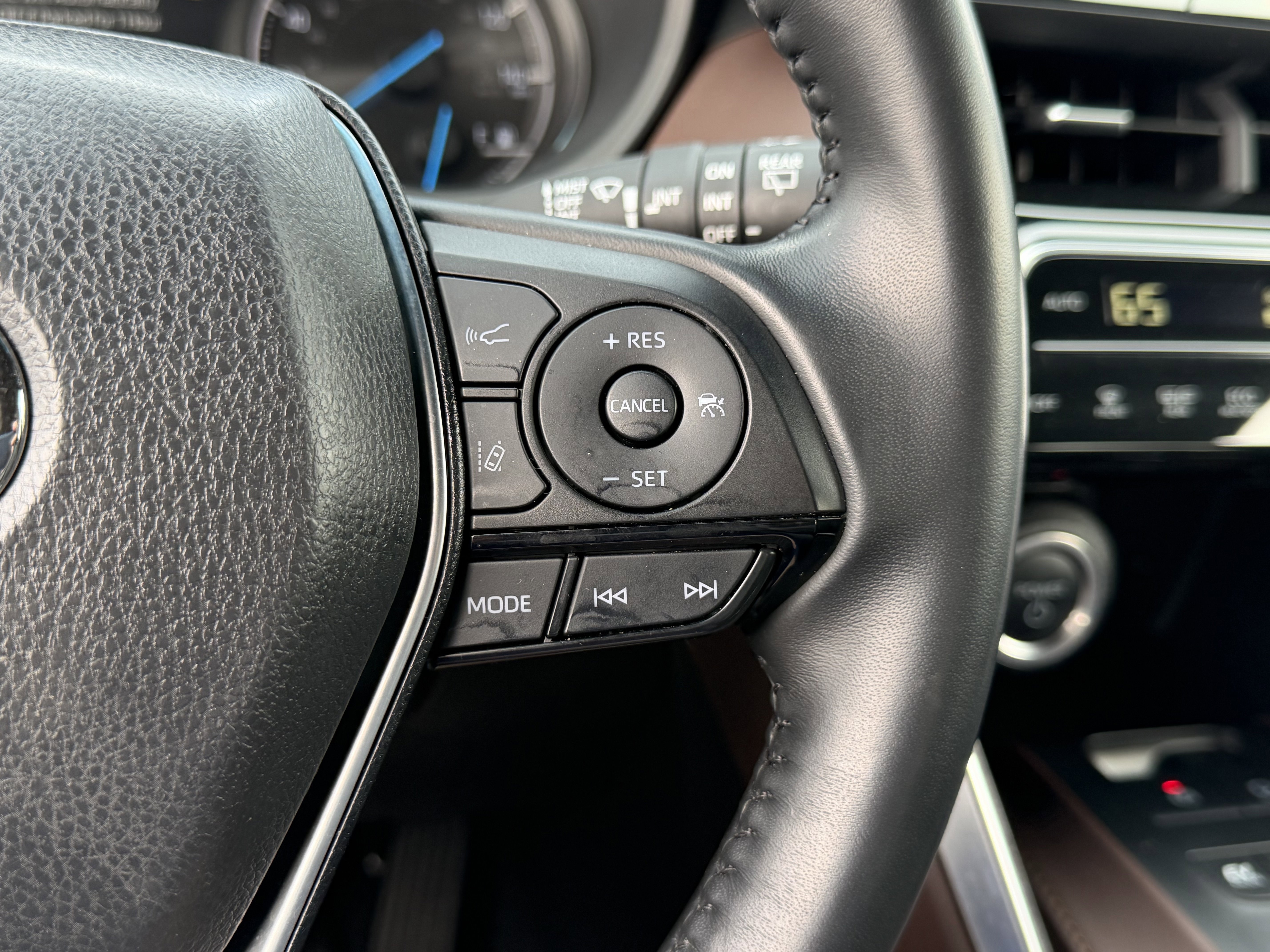 Used 2024 Toyota Venza XLE AWD/4WD image 26