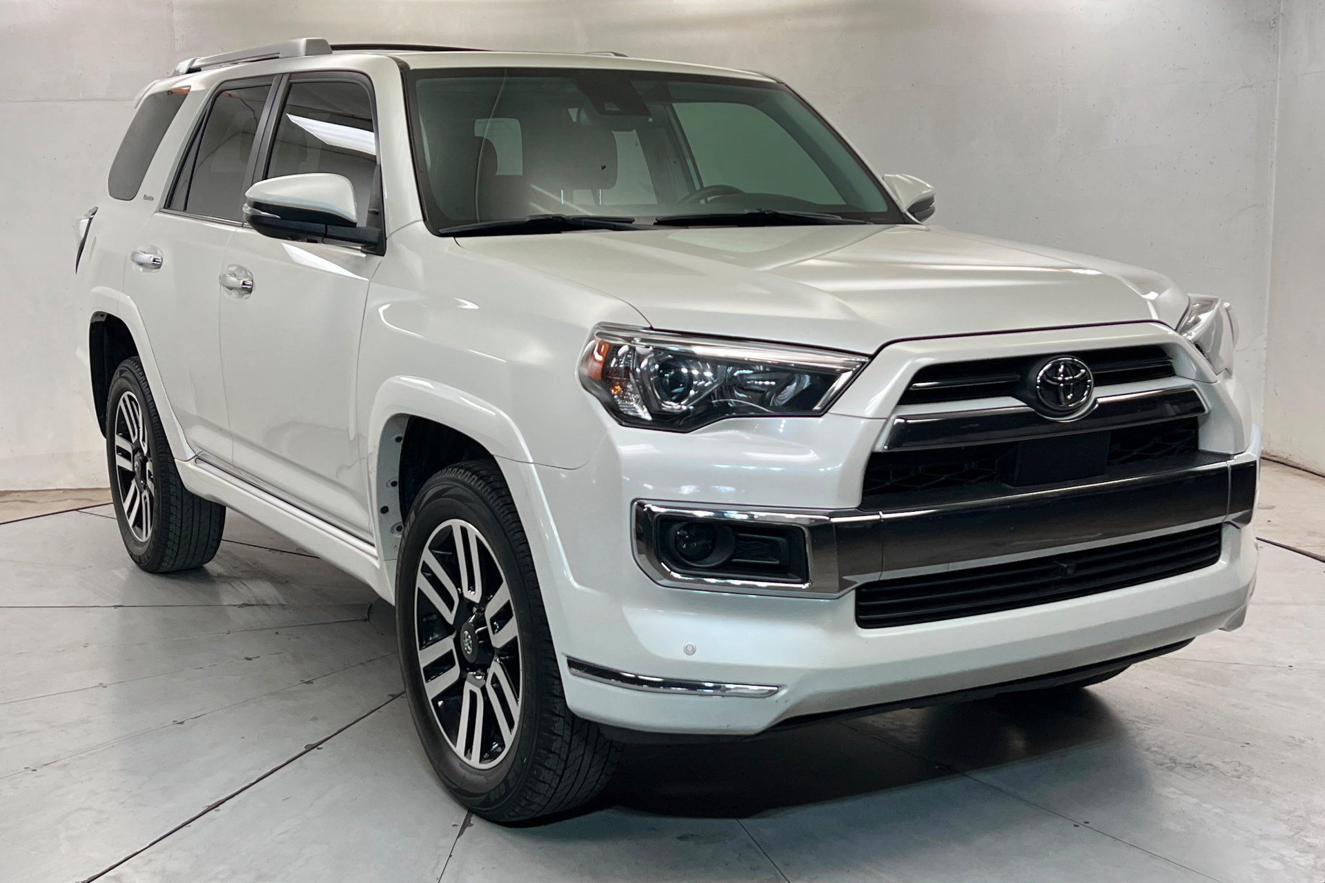 Used 2023 Toyota 4Runner Limited AWD/4WD image 8