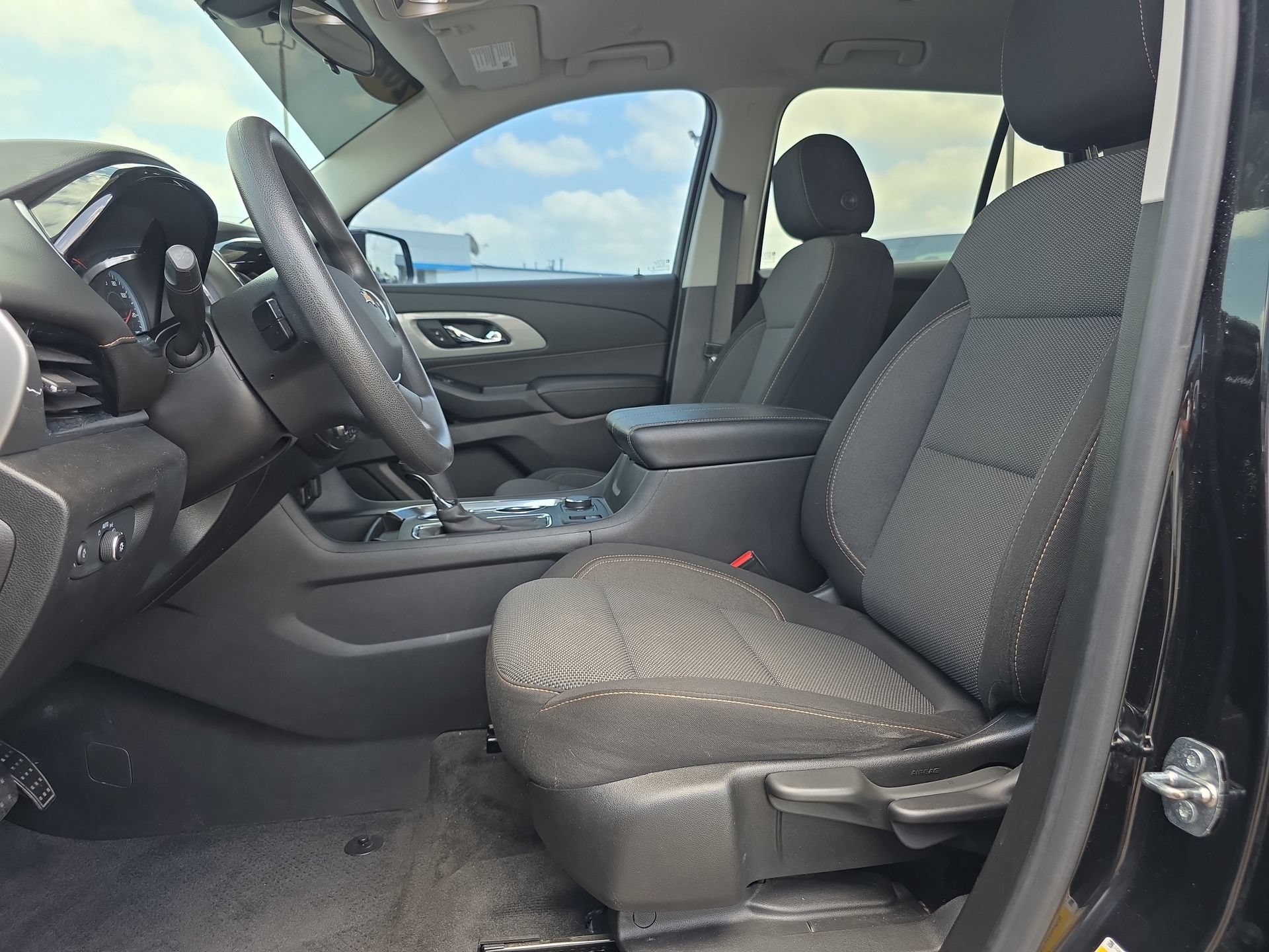 Used 2020 Chevrolet Traverse LS w/ LPO, Blackout Package FWD image 10