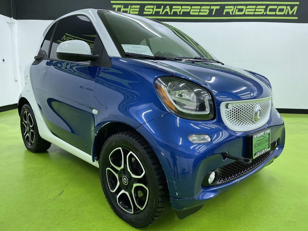 Used 2016 smart fortwo passion image 2