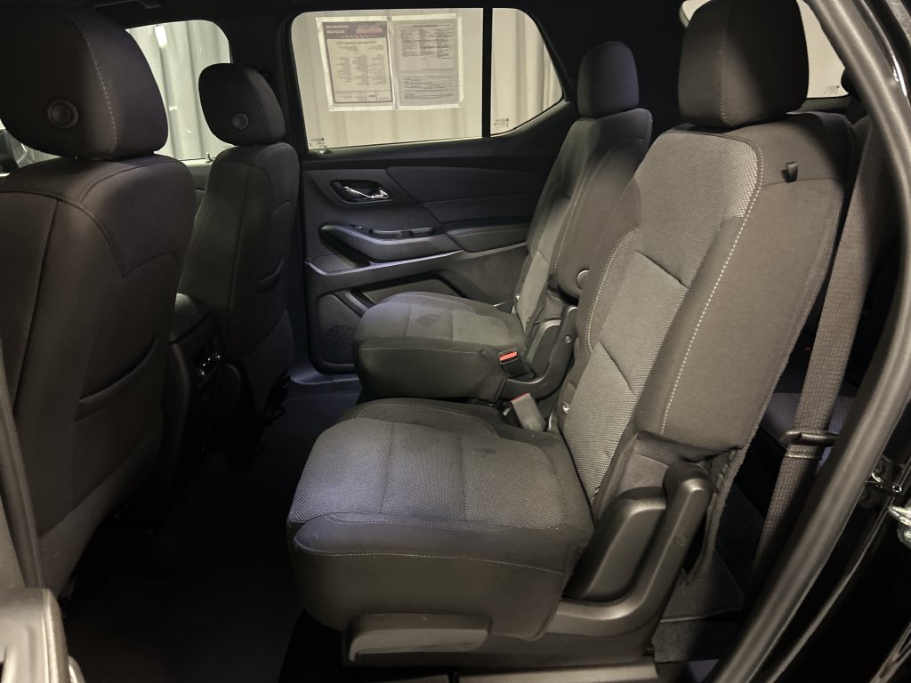 Used 2023 Chevrolet Traverse LT FWD image 23