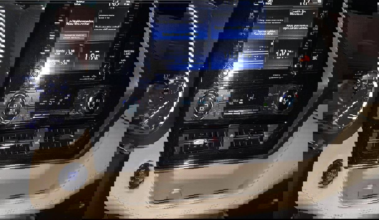 Used 2022 Toyota Highlander XLE image 4