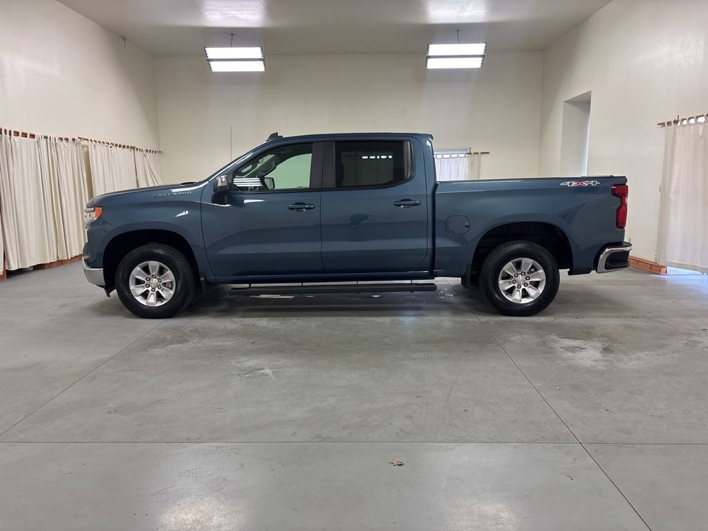 Used 2024 Chevrolet Silverado 1500 LT AWD/4WD image 5