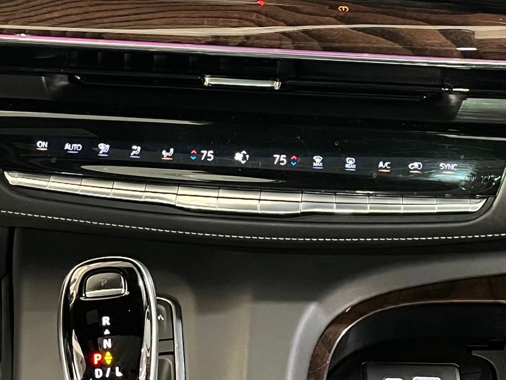 Used 2022 Cadillac Escalade Sport Platinum w/ Heavy-Duty Trailer Package AWD/4WD image 25