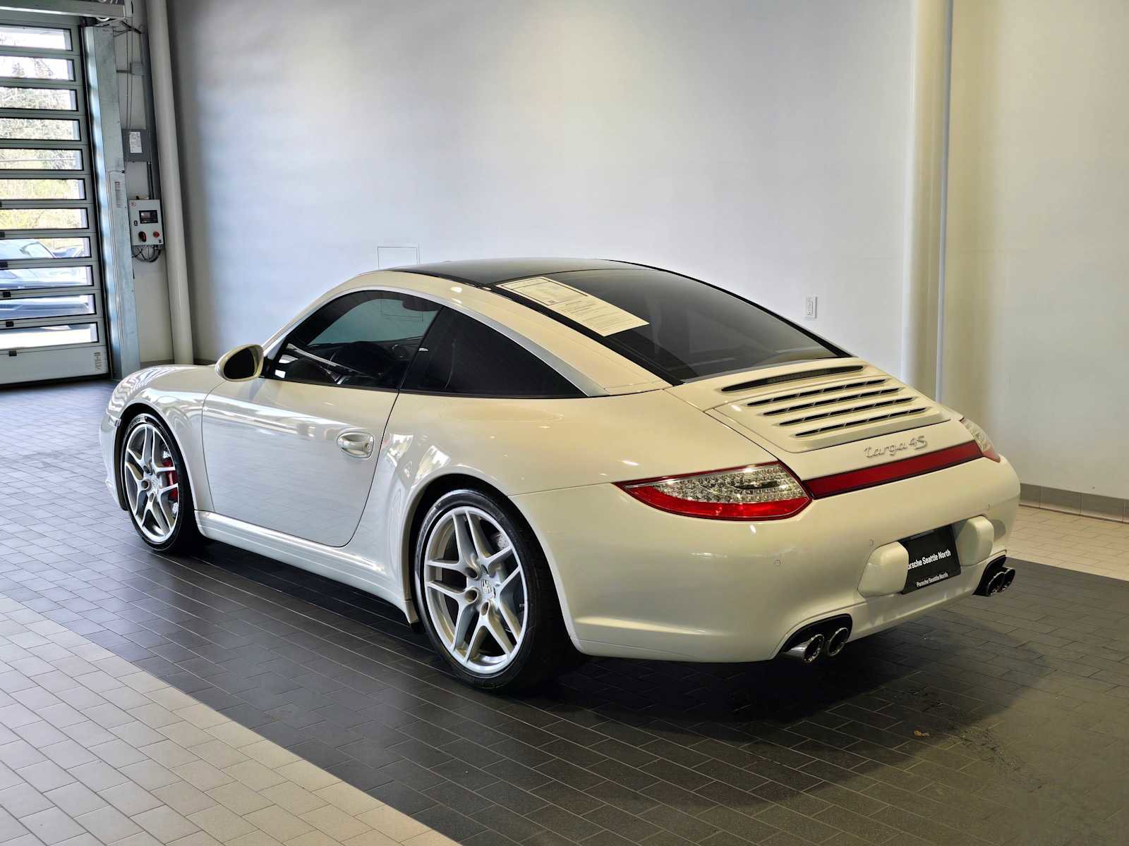 Used 2011 Porsche 911 Targa 4S AWD/4WD image 3