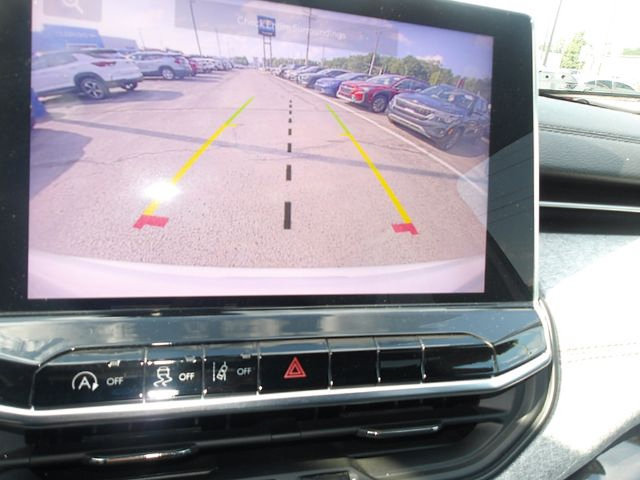 Used 2023 Jeep Compass Latitude w/ Sun and Sound Group AWD/4WD image 18