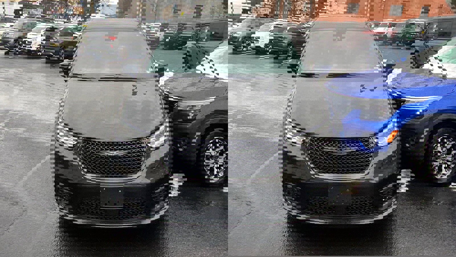 Used 2022 Chrysler Pacifica Touring-L w/ S Appearance Package image 3